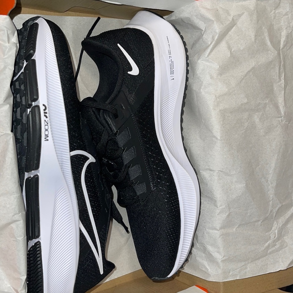 Women’s Nike Air Zoom Pegasus 38 Size 9.5